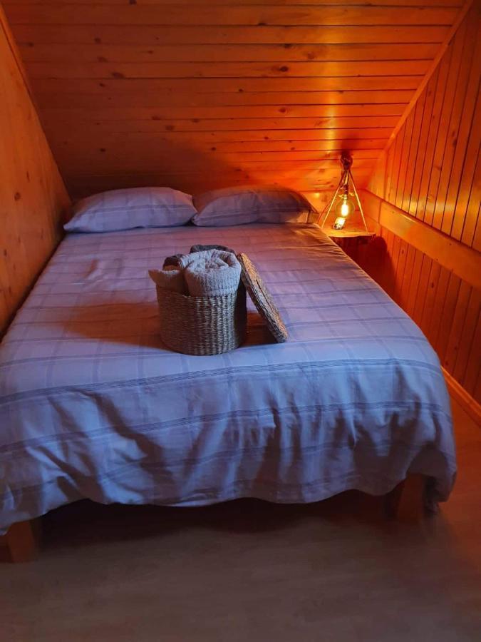 Cabana De Madera Especial Y Acogedora Cardenete Exteriér fotografie
