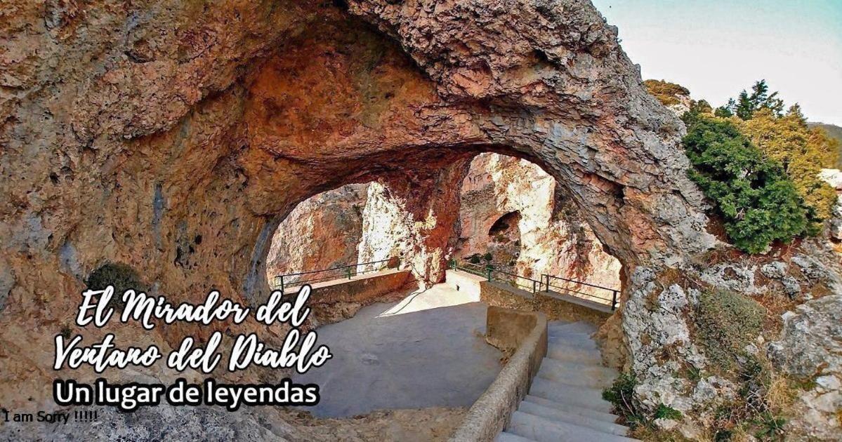 Cabana De Madera Especial Y Acogedora Cardenete Exteriér fotografie