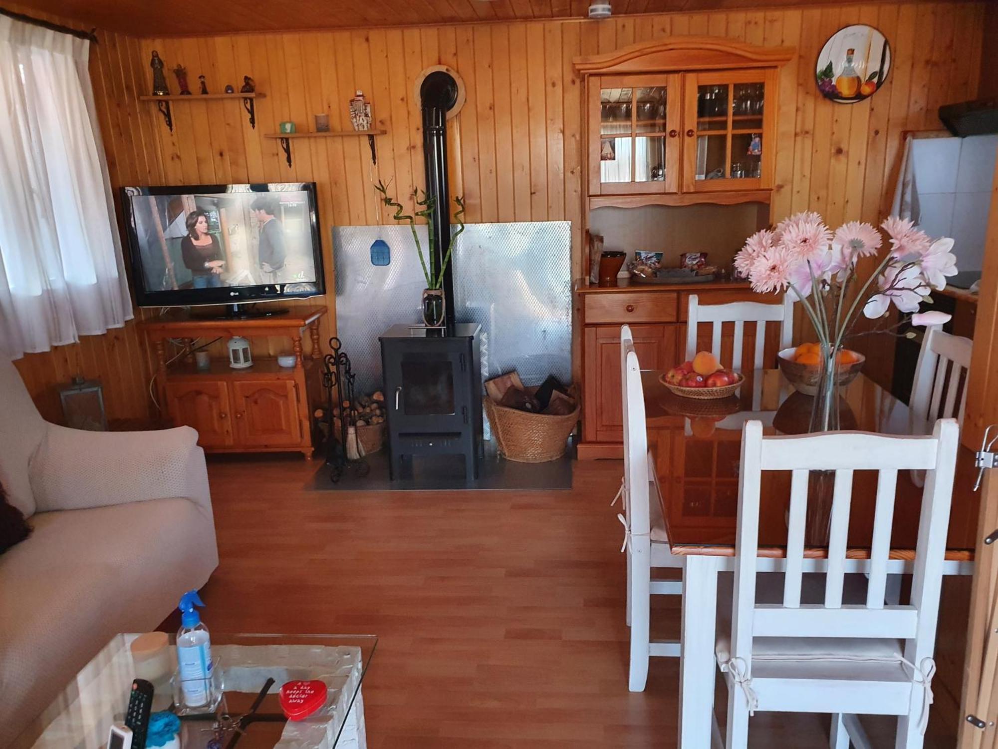 Cabana De Madera Especial Y Acogedora Cardenete Exteriér fotografie